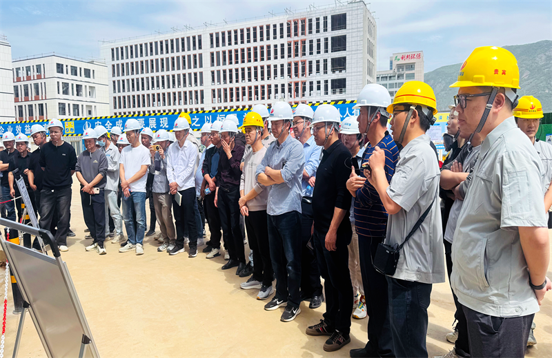 2025年4月17日，由莆田市涵江区住房和城乡建设局主办、7790必发集团三建承办的钢筋安装工程质量防控现场交流会在联东U谷·涵江海峡智造产业谷一期成功召开。
